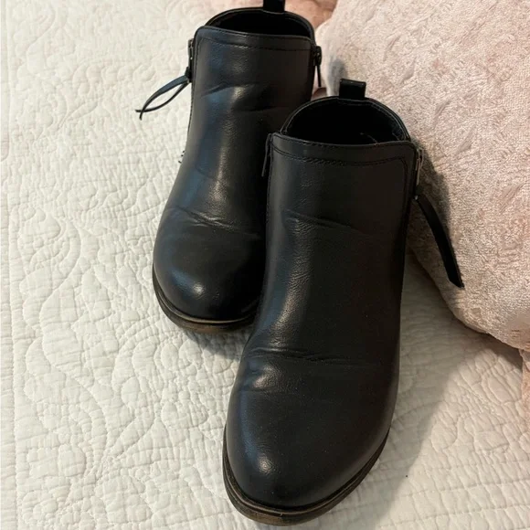 🍊Black Vegan Leather Ankle Boots Size 8🍊 - Picture 2 of 8